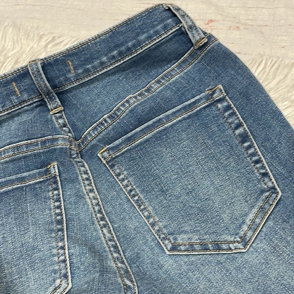 Free People Cropped Button Fly Front Slit Frayed Hem Denim Jeans - Picture 11 of 11